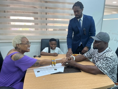 Deborah King Signs Amazing Juvenile Boxer, Prince &lsquo;The Buzz&rsquo; Larbie