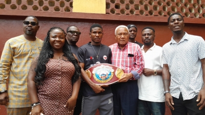 Theophilus Nii Kpakpo Allotey aka &lsquo;Theo Lopez&rsquo; receives WBO Africa Bantamweight Title Belt