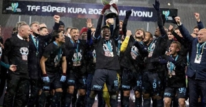 Caleb Ekuban powers Trabzonspor to Turkish Super Cup triumph