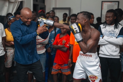 Sammy Anim Addo Inspires WBO Africa Featherweight Champion John Laryea