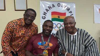 Raphael Botsyo Nkegbe congratulates Ben Nunoo Mensah