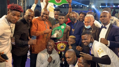 Ghana&rsquo;s 19 year old Alfred Lamptey KOs Iddi Kayumba Of Tanzania To Win WBO/WBC Youth Titles