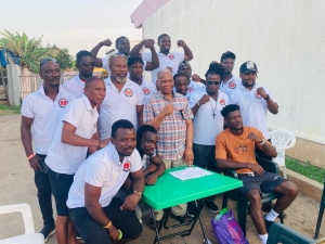 Rabbon Dodoo meets members of Voice of Professional Boxers Association