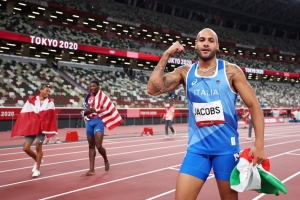 Jacobs wins men's 100m title in European record to secure extraordinary Italian double gold