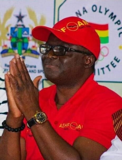 GOC President Ben Nunoo Mensah congratulates Ghana 4v100 team after Tokyo Olympics qualification